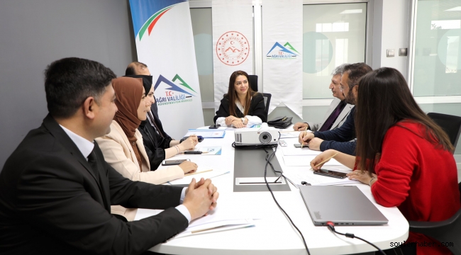 BAYAN VAROL'UN AĞRI'LI ÇOCUKLAR İÇİN EĞİTİM ÇABASI