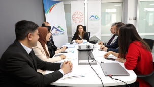 BAYAN VAROL'UN AĞRI'LI ÇOCUKLAR İÇİN EĞİTİM ÇABASI