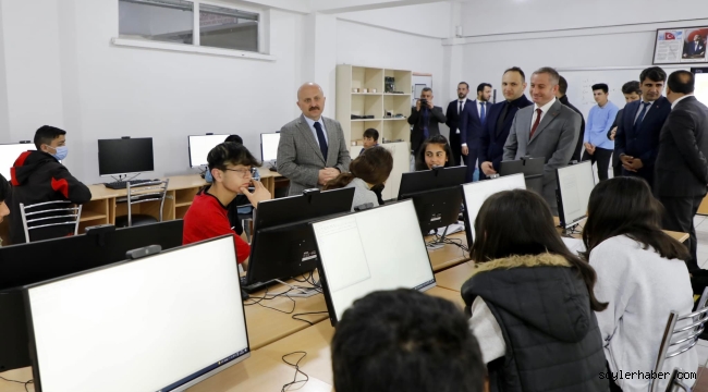 ​​​​​​​Ağrı Valisi Dr. Osman Varol, Eğitim Yuvalarını Ziyaret Etti