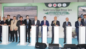 Tarım ve Orman Bakanı Vahit Kirişci, ziyaret, açılış ve incelemelerde bulunmak üzere Ağrı'ya geldi.
