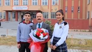 Ağrı Valisi Dr. Osman Varol, Doğubayazıt'ta Eğitim Alanlarını Gezdi