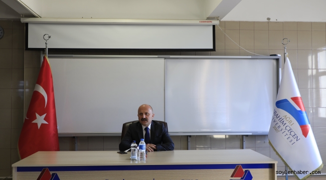 ​​​​​​​AİÇÜ'de Ağrı Valisi Dr. Osman VAROL, Öğrenciler ile Buluştu