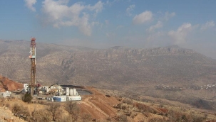 Bölgenin kaderini değiştirdi! Günlük 5 bin 300 varil petrol çıkarılıyor... Vali açıkladı 'Direk çalışabilen petrol'