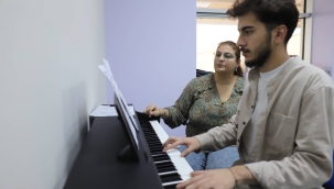 Iğdır Üniversitesinden Müzikoloji Öğrencileri, Yeni Piyano Laboratuvarında Uluslararası Yarışmalara Hazırlanıyor!