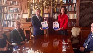  AİÇÜ ile IC Vakfı Arasında Protokol İmzalandı