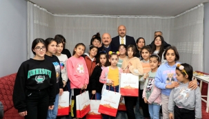  VALİ VAROL, 2022'NİN SON SAATLERİNDE KENDİ ELLERİ İLE BAKLAVA İKRAM ETTİ