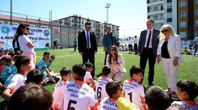 ​​​​​​​IC Vakfı tarafından 4. Minikler Futbol Şenliği düzenlendi.