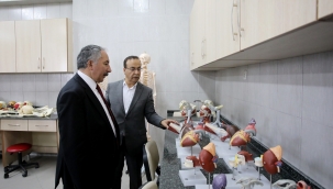 ​​​​​​​AİÇÜ'de Tıp Fakültesi Araştırma Laboratuvarları Açıldı