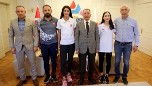 AİÇÜ Öğrencileri Dünya Üniversite Yaz Oyunları'na Damga Vurdu