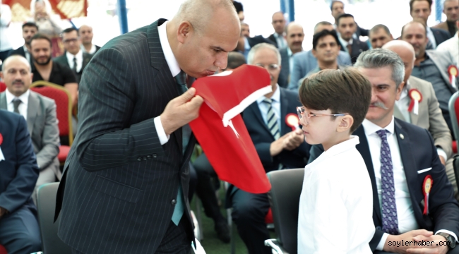 Ağrı'da İlköğretim Haftası kutlamaları renkli görüntülere sahne oldu. 