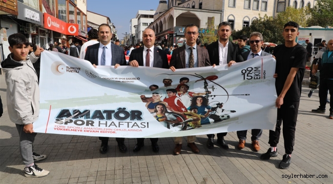 Ağrı'da Türk Bayrakları İle 'Amatör Spor Haftası' Etkinlikleri Yapıldı