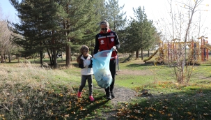 ​​​​​​​Ağrı Milli Eğitim Müdürlüğü, çevre temizliği etkinliği düzenledi