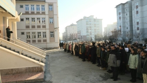 ​​​​​​​Ağrı'da 956 Okulda 140 Bin Öğrenci ve Öğretmen Şehitler İçin Dua Etti