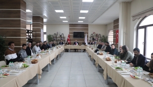 VALİ KOÇ, BASIN İLE BİR ARAYA GELDİ