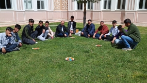 Doğubayazıtlı Öğrenciler AİÇÜ'de İslami İlimler Fakültesini Ziyaret Etti.