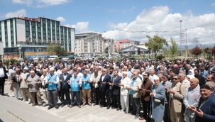 AĞRILI HACI ADAYLARI DUA VE TEKBİRLERLE YOLA ÇIKTILAR