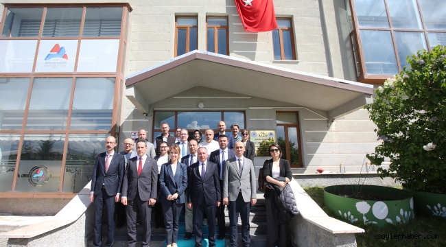 ​​​​​​​AİÇÜ'de Hücre Kültürü ve Moleküler Kanser Araştırma Laboratuvarı Açıldı