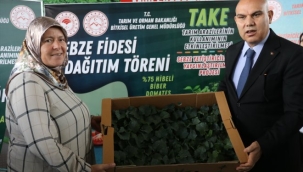 Ağrı'da, "Sebze Yetiştiriciliğinin Yaygınlaştırılması Projesi" kapsamında 500 çiftçiye fide dağıtıldı.