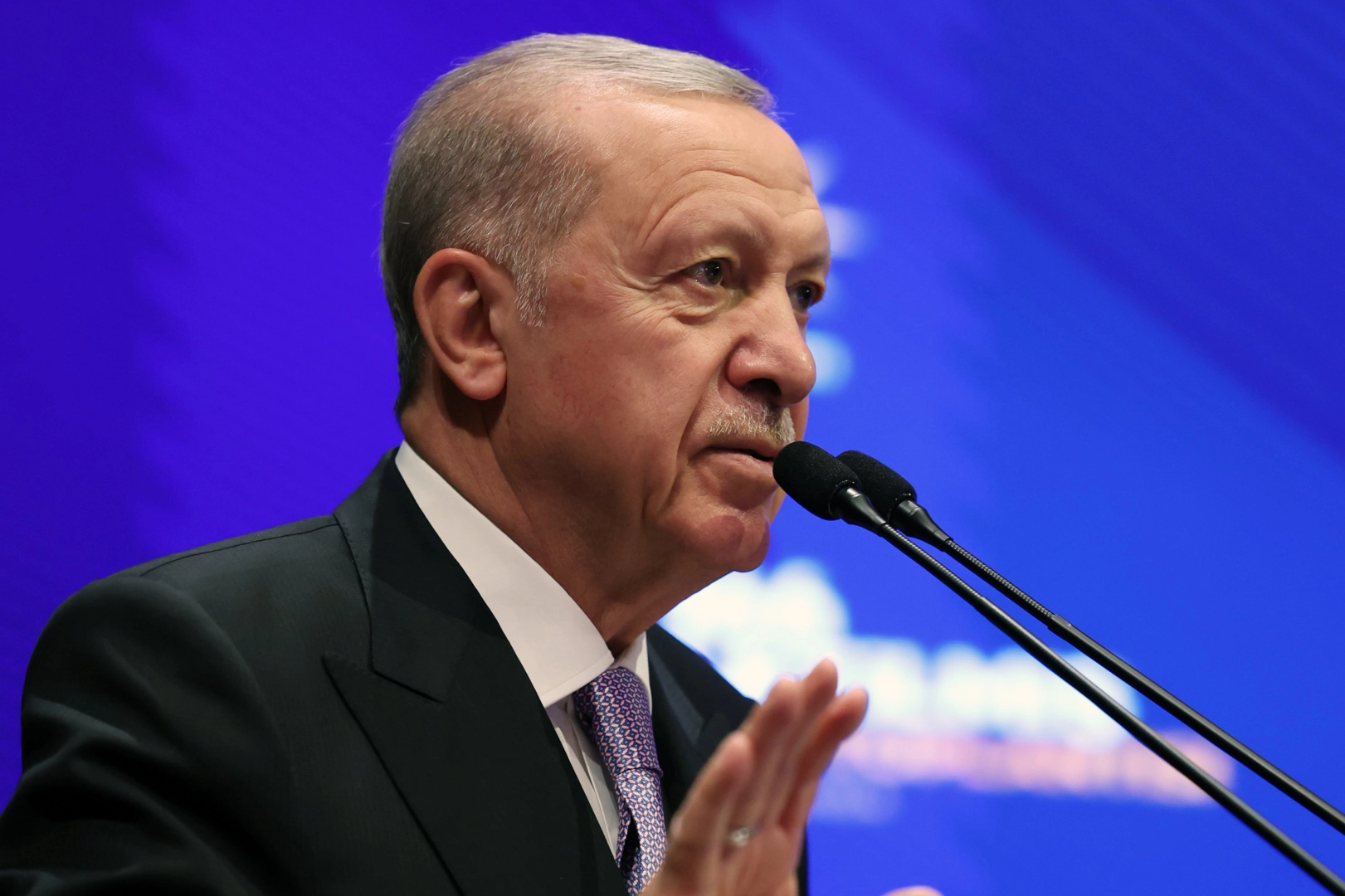 Cumhurbaşkanı Erdoğan: Milletimiz bizden neyi bekliyorsa, onu yapacağız. 