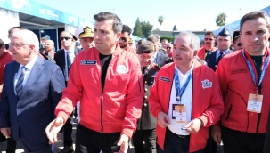 TÜRKİYE BİRİNCİSİ AİÇÜ STANDINA TEKNOFEST'TE BÜYÜK İLGİ