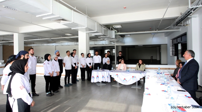 Ağrı İbrahim Çeçen Üniversitesi'nde MasterChefler Yarışmada Hünerlerini Sergiledi
