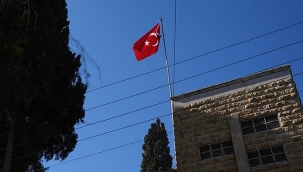 TÜRK BAYRAĞI YENİDEN SURİYE TOPRAKLARINDA DALGALANIYOR