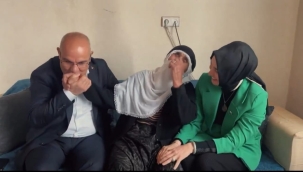 ​​​​​​​Vali Koç ve Eşi, 98 Yaşındaki Suti Ninenin Elini Öpüp Kandilini Kutladı.