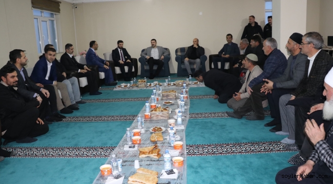  Diyadin Kaymakamı Karali, müezzin ve Kur'an kursu öğrencileriyle iftar açtı