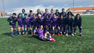 Kadınlar 3. Lig 32. Gurupta İlk Yarının Lideri Namağlup Bayazitspor