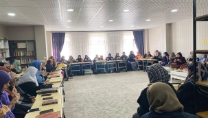 Vali Eşi Gül Koç, Kadir Gecesinde Şehitler İçin Kadınlarla Hatime Katıldı.