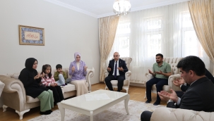 Ağrı Valisi Koç ve Eşi, Şehit Piyade Teğmen Muhammed Kır'ın Ailesini Ziyaret Etti.