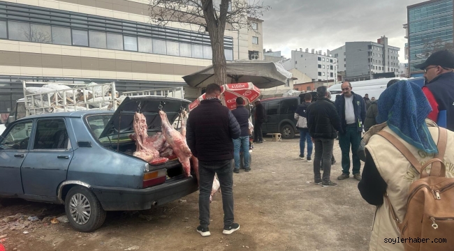Doğubayazıt Belediyesinden Araç İçinde Satılan Kaçak Et Operasyonu