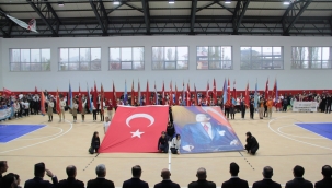 ​​​​​​​Doğubayazıt'ta 23 Nisan Ulusal Egemenlik ve Çocuk Bayramı, Hava Muhalefeti Nedeniyle Kapalı Spor Salonunda Yapıldı.