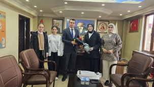  TUTAK KAYMAKAMI ADIBELLİ, ÖĞRENCİLERE BAŞARI BELGESİ VERDİ.