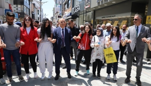 ​​​​​​​Ağrı'da 19 Mayıs Atatürk'ü Anma, Gençlik ve Spor Bayramı törenle kutlandı.