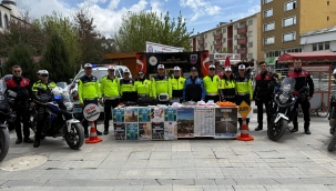 Ağrı'da Jandarma ve Emniyetten Ortak Trafik Bilgilendirme Standı