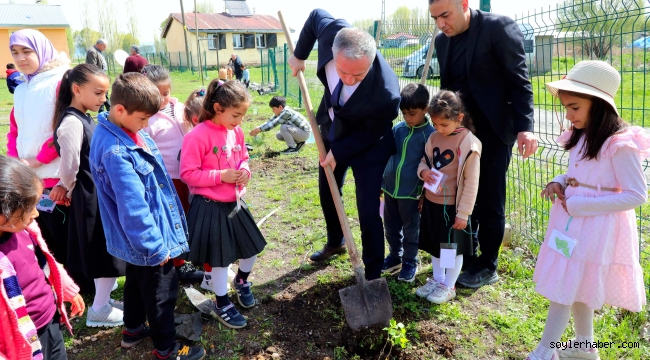 Ağrı'da minik eller geleceği yeşertti