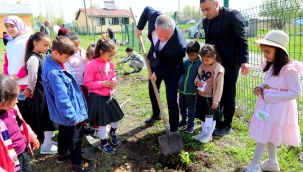 Ağrı'da minik eller geleceği yeşertti
