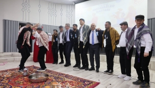 Ağrı Valisi Mustafa Koç, Engelliler Haftasında Halay Çekti