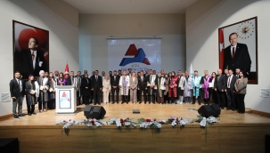 AİÇÜ'de İbrahim Çeçen Vakfı Akademik Teşvik Ödülleri ve Cübbe Giyme Töreni Yapıldı