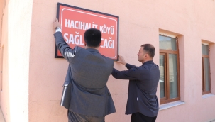 Diyadin Kaymakamı Mustafa Karali, Köy Sağlık Ocağı'nın Tabelasını Astı