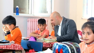 Doğubayazıt Kaymakamı Ekinci'den Minik Kalplere Sıcak Ziyaret