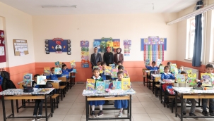 Neslihan Gül Koç'un Desteğiyle Ağrı'da Timaş Yayınları Kitaplarıyla Köy Okul Kütüphaneleri Şenlendi