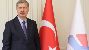 ​Rektör Gülçin, AİÇÜ'nün 18. Kuruluş Yıl Dönümü Münasebetiyle Kutlama Mesajı Yayımladı