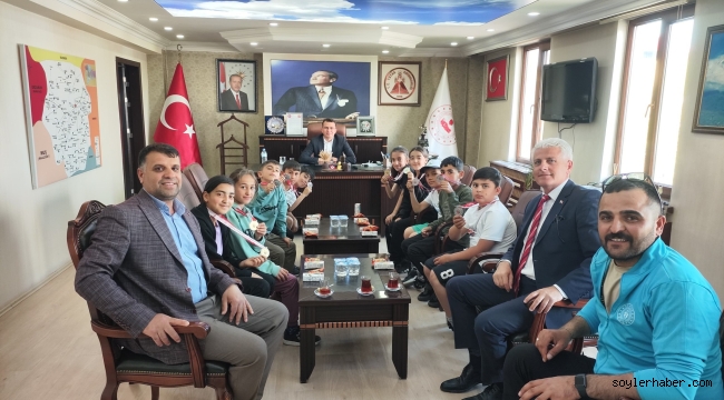 Tutak Kız ve Erkek İlkokul Öğrencileri Tenis (Kort) Türkiye Finallerinde