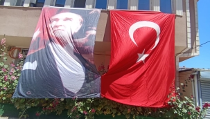 ​​​​​​​Ağrı'da 15 Temmuz için bin 24 okul ve kuruma Türk bayrağı asıldı