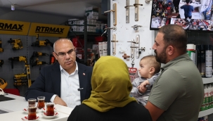 ​​​​​​​AĞRI VALİSİ KOÇ, ESNAF DÜKKANINDA VATANDAŞLAR İLE ÇAY İÇTİ