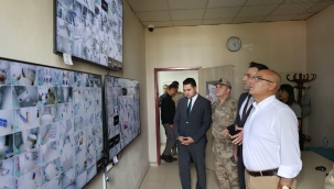 Ağrı Valisi Mustafa Koç, Geri Gönderme Merkezi'nde İncelemelerde Bulundu