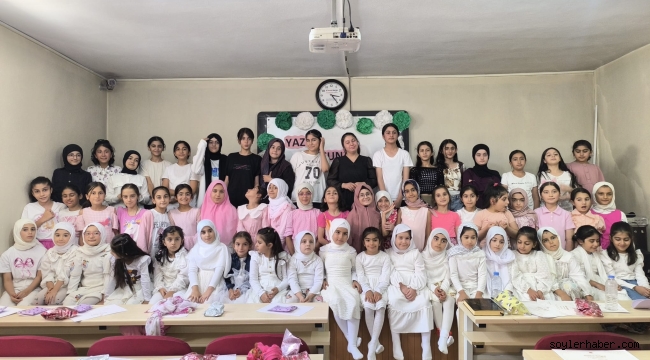 ​​​​​​​Doğubayazıt'ta Aile Destek Merkezleri Yaz Kursları Sona Erdi Hem Öğrendiler Hem Eğlendiler