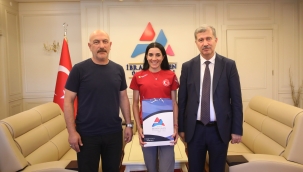  Dünya Üniversite Yaz Spor Oyunları'nda AİÇÜ Sporcusu Bronz Madalya Kazandı